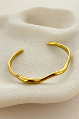 May Thin Wavy Bangle - Gold - The Self Styler