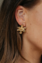 Isola Flower Stud Earrings - Gold - The Self Styler