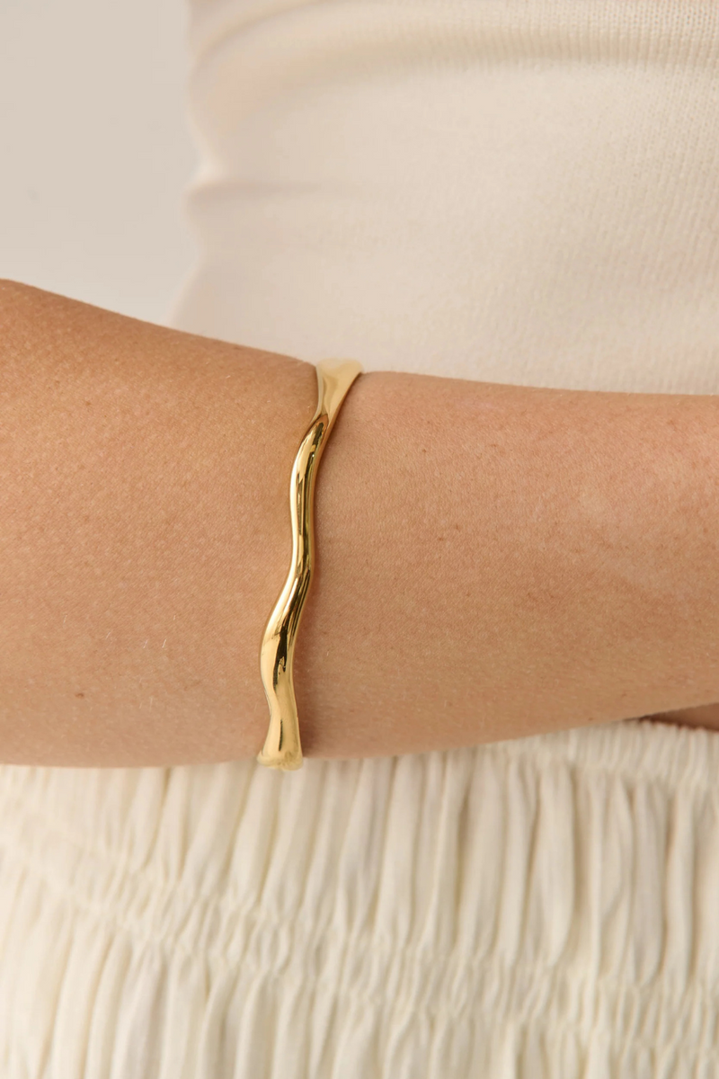 May Thin Wavy Bangle - Gold - The Self Styler