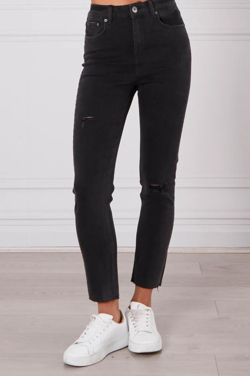 Taylor High-Rise Mum Jeans - Black Wash - The Self Styler