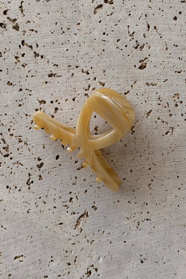 Leah Acetate Loop Hair Claw Clip - Caramel