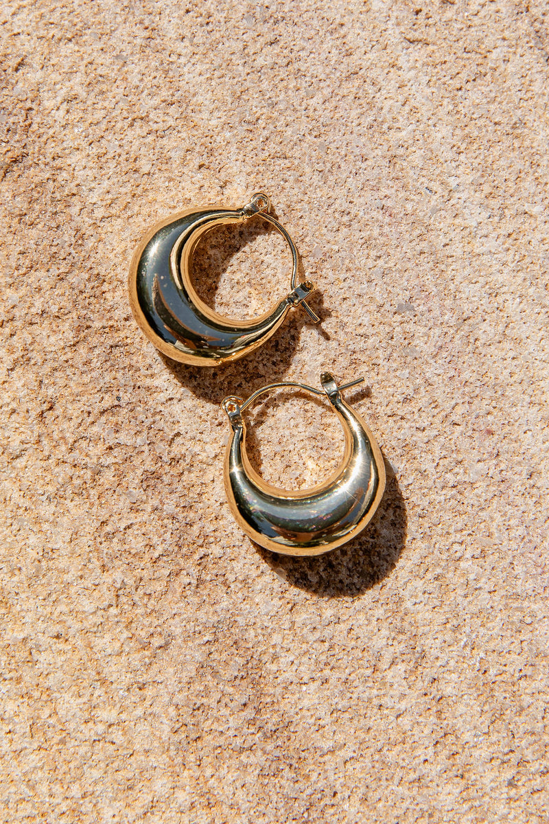 Layla Chunky Oval Hoop Earrings - Gold - The Self Styler