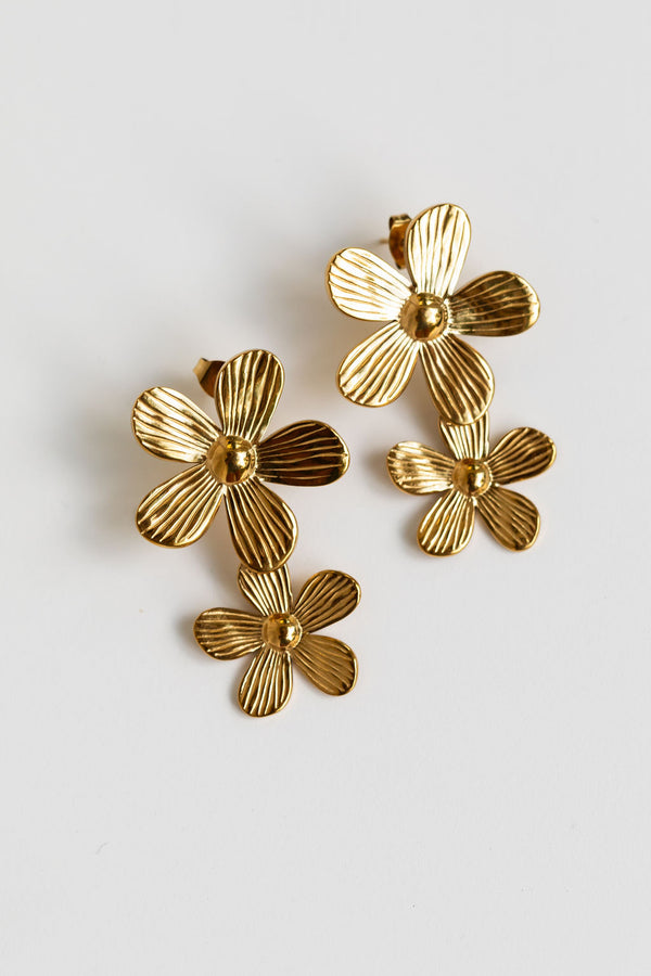 Mae Flower Drop Earrings - Gold