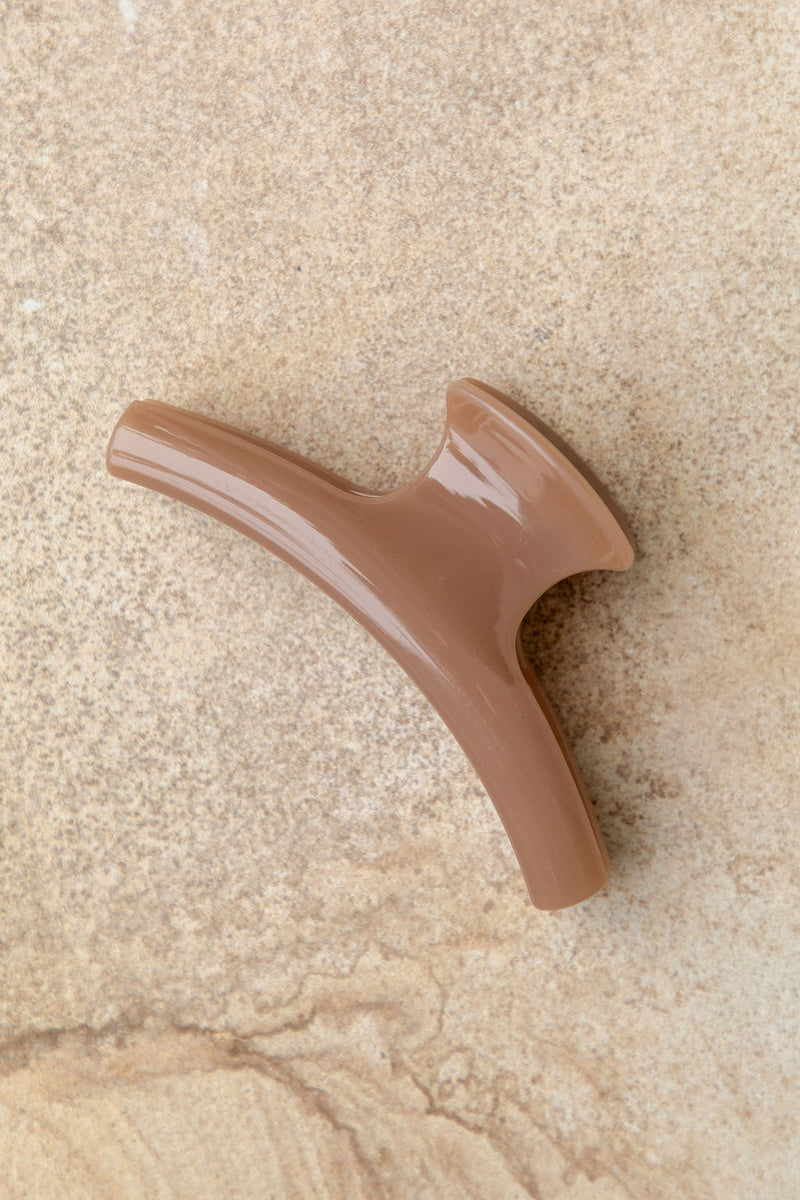 Suki Claw Hair Clip - Latte - The Self Styler