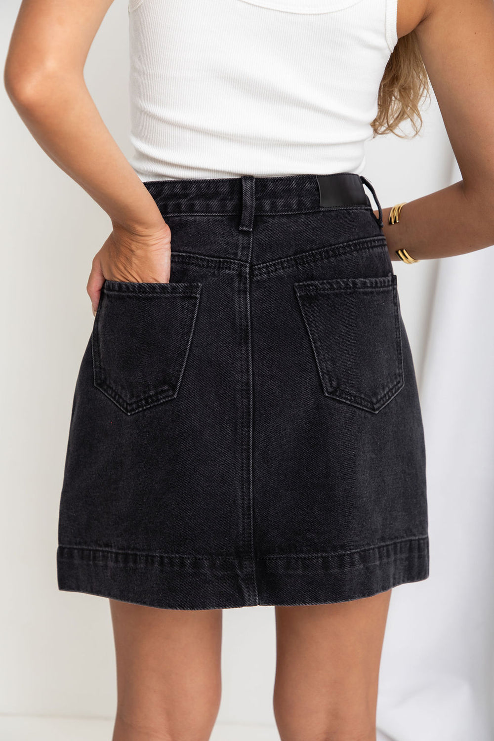 ミニスカート LENINA HEIDI denim midi skirt_black Heidi Denim Mini Skirt - Black - The Self Styler