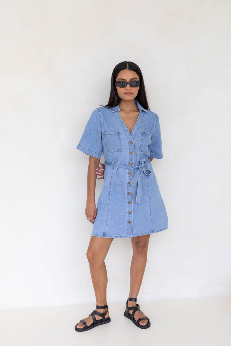 Abbie V-Neck Denim Dress - Light Wash - The Self Styler