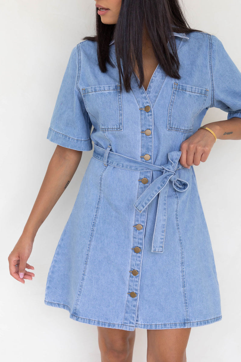 Abbie V-Neck Denim Dress - Light Wash - The Self Styler