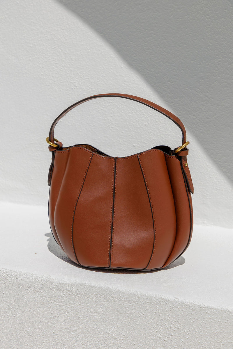 Carrie Leather Bucket Bag - The Self Styler