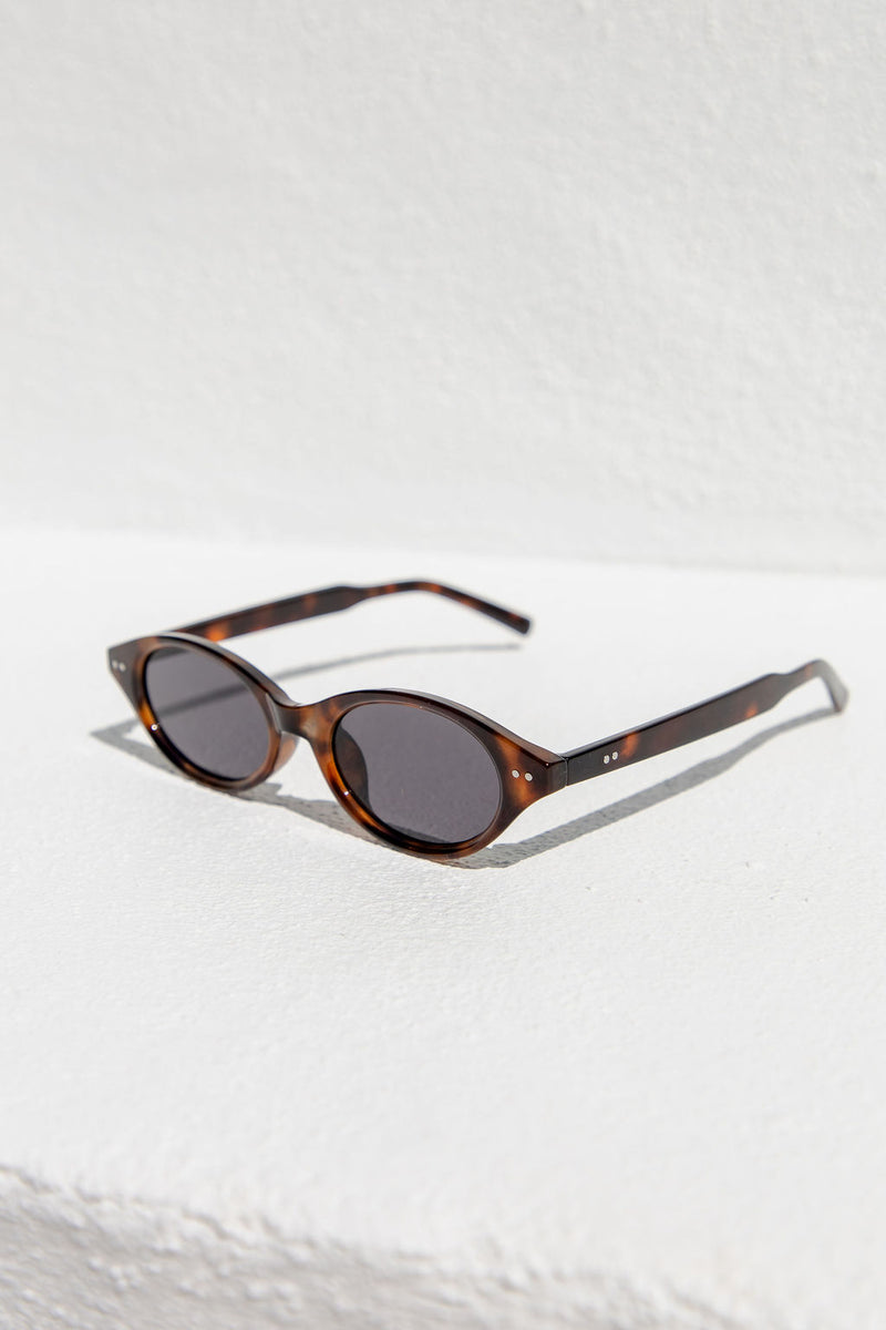 Aire Oval Frame Sunglasses - Tortoise - The Self Styler