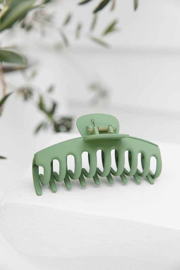 1 Regina Claw Clip - Matte Green - The Self Styler