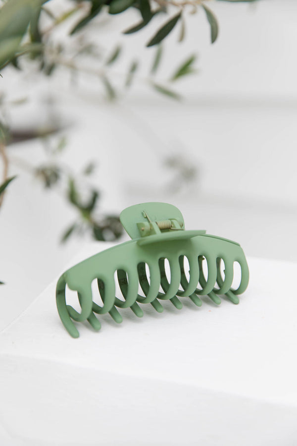 1 Regina Claw Clip - Matte Green - The Self Styler