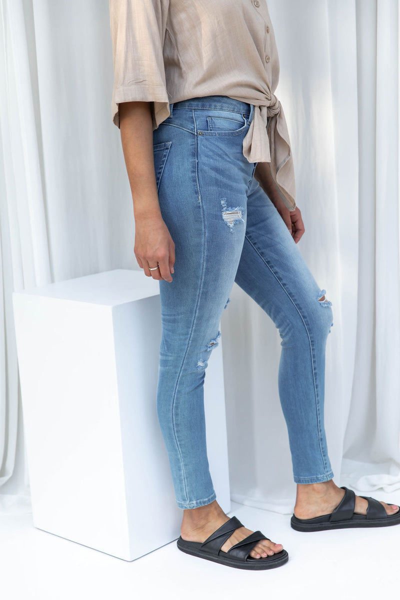 Kylie Distressed Denim High-Rise Skinny Leg Jeans - Light Wash - The Self Styler