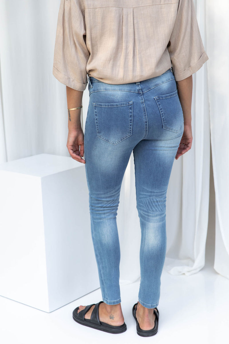 Kylie Distressed Denim High-Rise Skinny Leg Jeans - Light Wash - The Self Styler