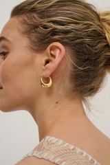 Layla Chunky Oval Hoop Earrings - Gold - The Self Styler