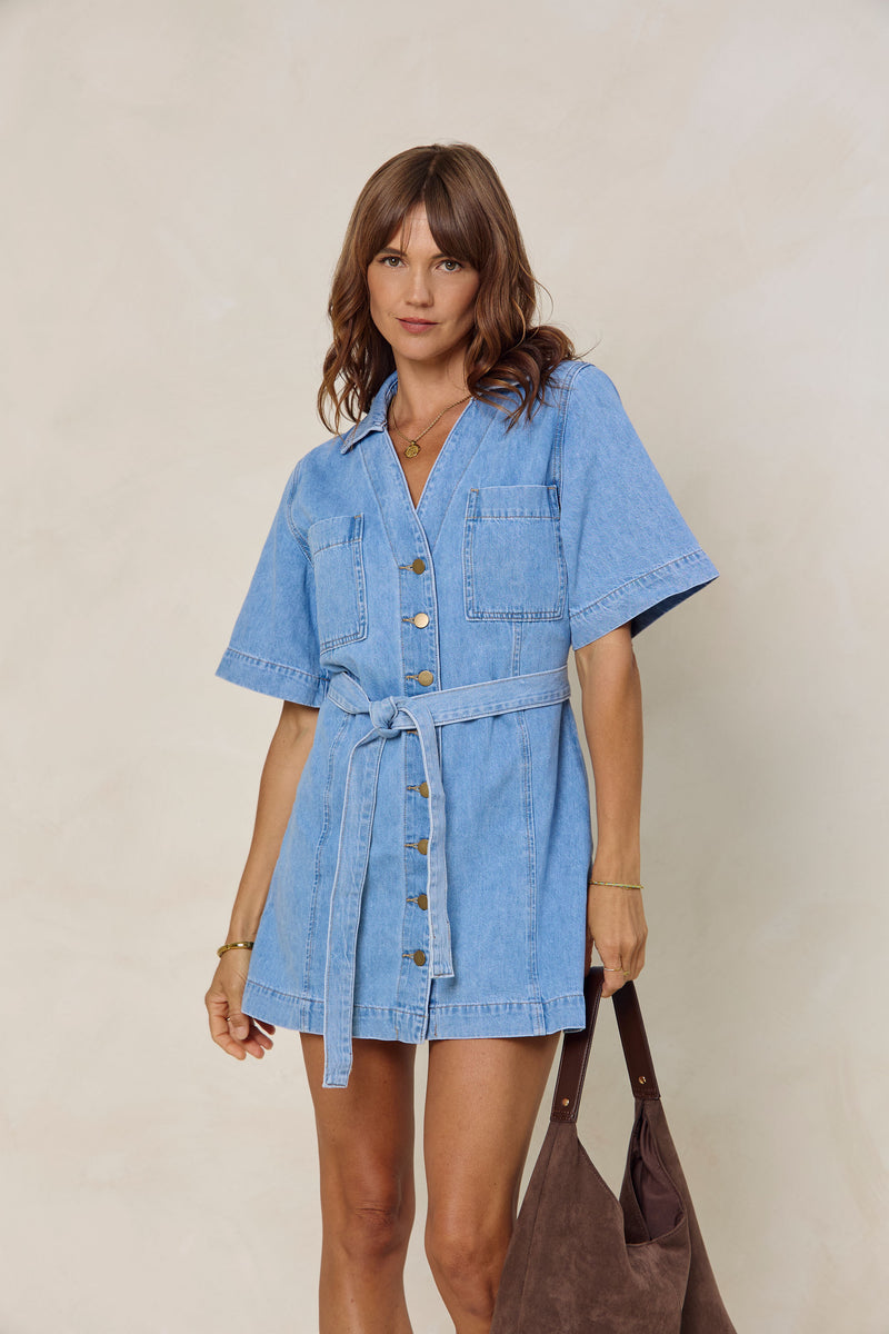Aspen V-Neck Denim Dress - Light Wash - The Self Styler