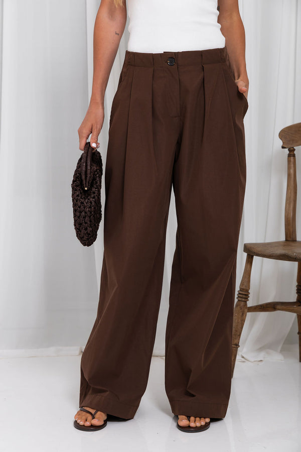 Wren Wide-Leg Pleated Pants - Chocolate