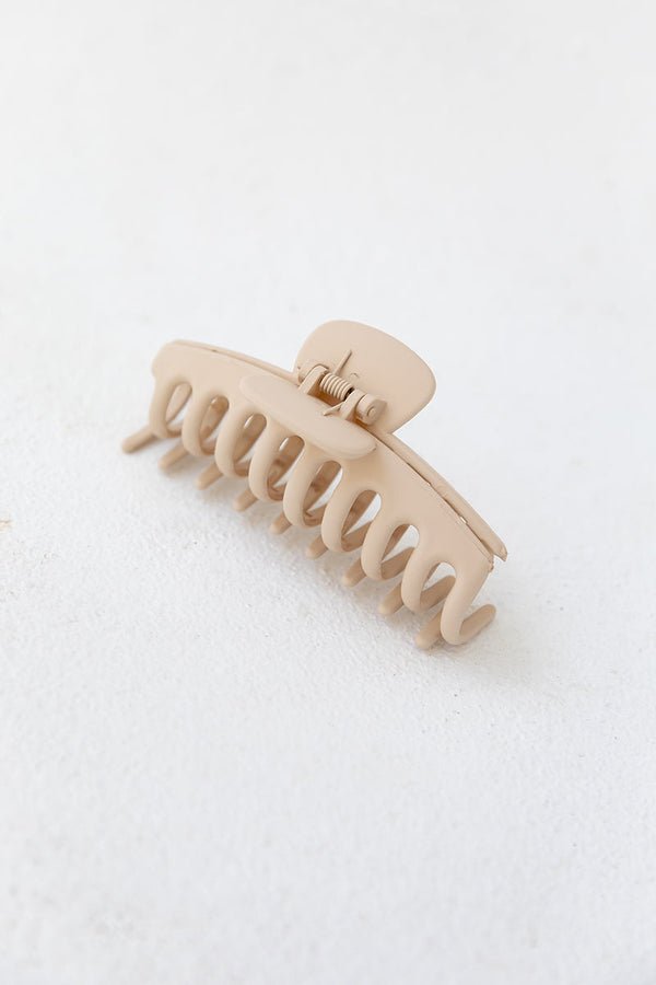 1 REGINA CLAW CLIP - MATTE CREAM - The Self Styler